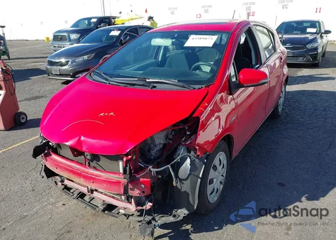 2012 Toyota Prius C Three z USA, uszkodzony, nr VIN JTDKDTB37C1001411